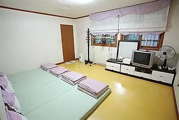Hotel Namsan Gil 2*